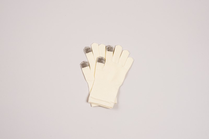 スマホが使えるおやすみシルク手袋(2双セット)